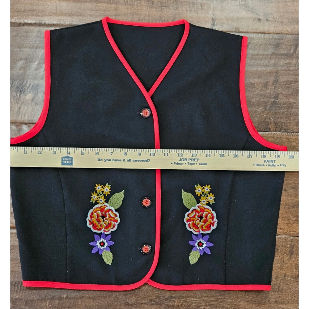 VTG  BOHO Floral Hungarian Folk Vest Black Red Piping Button Front USA Size 10 - Picture 4 of 10